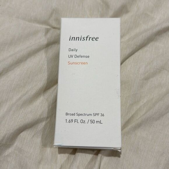 Innisfree Daily UV Defense SPF36 1.69 oz – Invisible, Dewy Glow - Picture 1 of 3